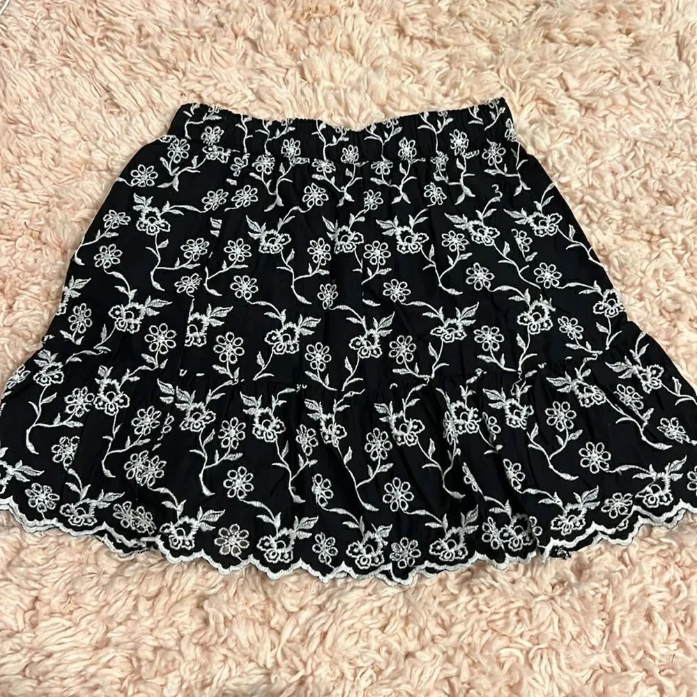 LOFT Floral Embroidered Mini Skirt - Picture 1 of 7